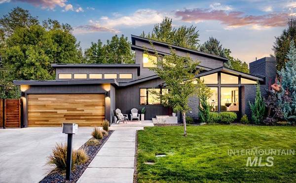 3132 N Crane Creek Rd, Boise, ID 83702