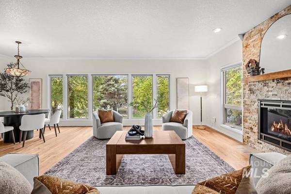 1064 W Parkhill Dr, Boise, ID 83702