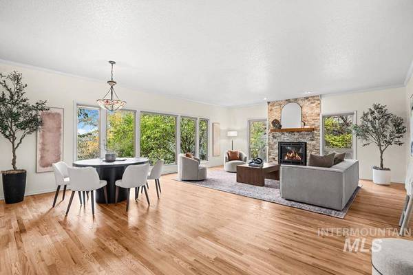 1064 W Parkhill Dr, Boise, ID 83702