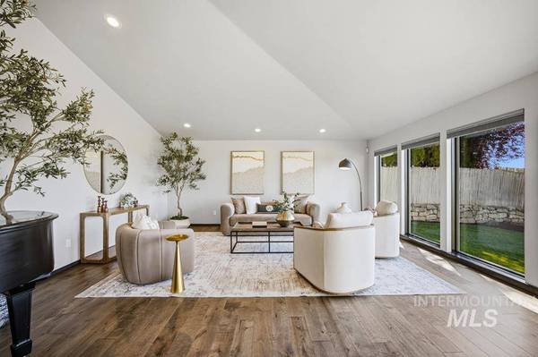 405 W Summit Ridge Rd, Boise, ID 83702