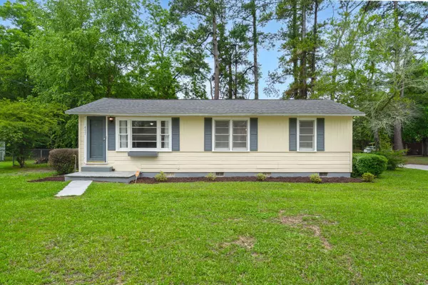 407 Raysor St, Saint George, SC 29477