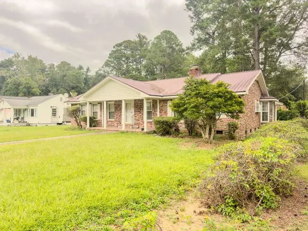 109 Quaker St, Saint George, SC 29477