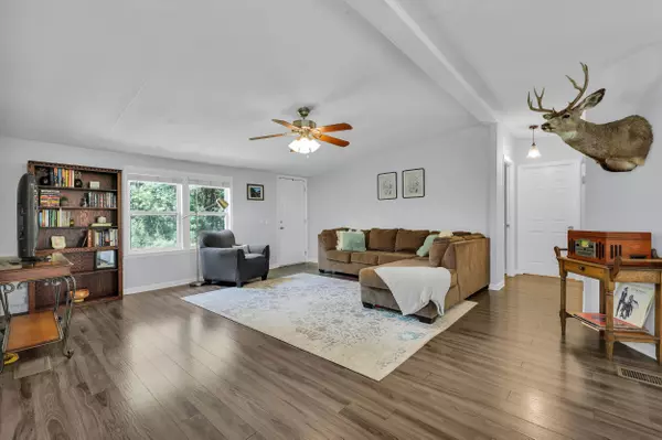 5773 Edgar Tumbleston Rd, Hollywood, SC 29449