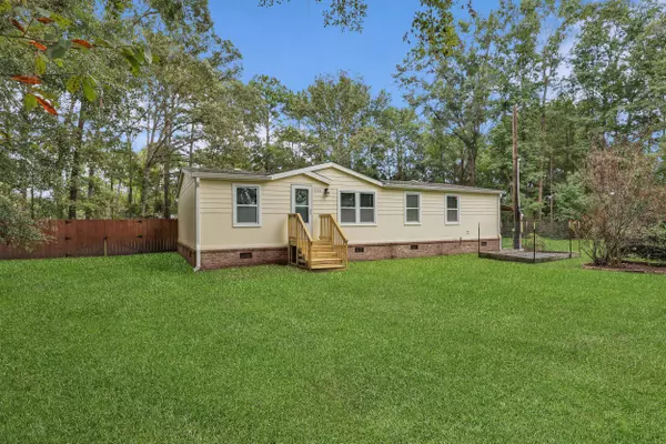 5773 Edgar Tumbleston Rd, Hollywood, SC 29449
