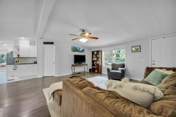 5773 Edgar Tumbleston Rd, Hollywood, SC 29449