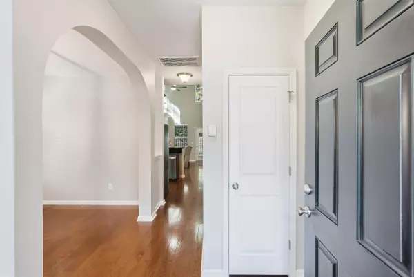 847 Bibury Ct, Charleston, SC 29414