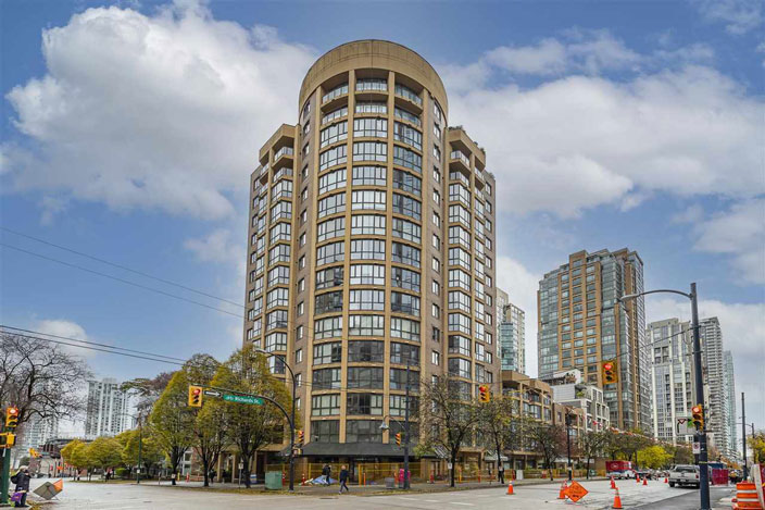 488 Helmcken St #202, Vancouver, BC V6B 6E4