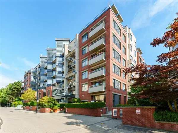 2228 Marstrand Ave #503, Vancouver, BC V6K 4T1