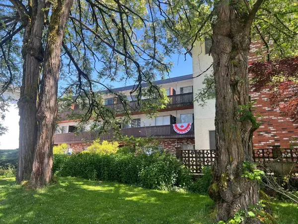 910 Fifth AVE #313, New Westminster, BC V3M 1Y2