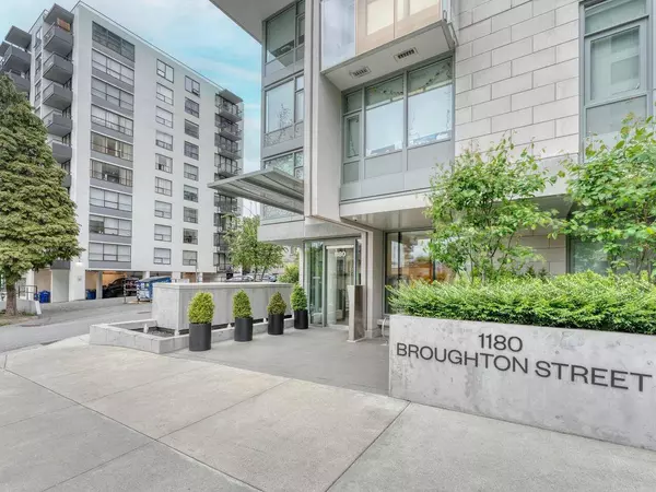 1180 Broughton ST #1704, Vancouver, BC V6G 2B1