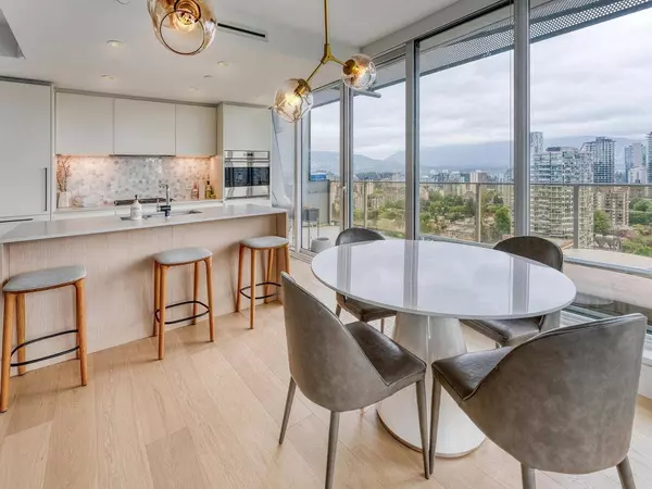 1180 Broughton ST #1704, Vancouver, BC V6G 2B1