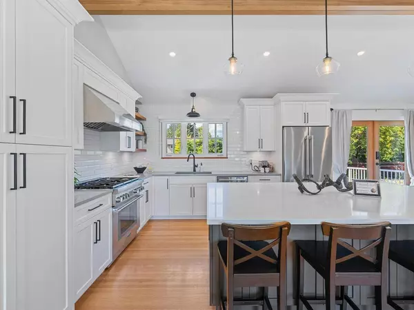 1609 Smith AVE, Coquitlam, BC V3J 2Y4