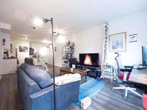 13919 Fraser HWY #205, Surrey, BC V3T 4E6