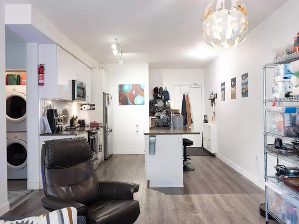 13919 Fraser HWY #205, Surrey, BC V3T 4E6