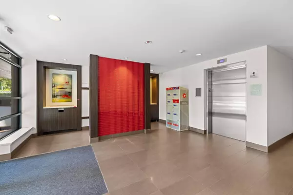 13919 Fraser HWY #205, Surrey, BC V3T 4E6