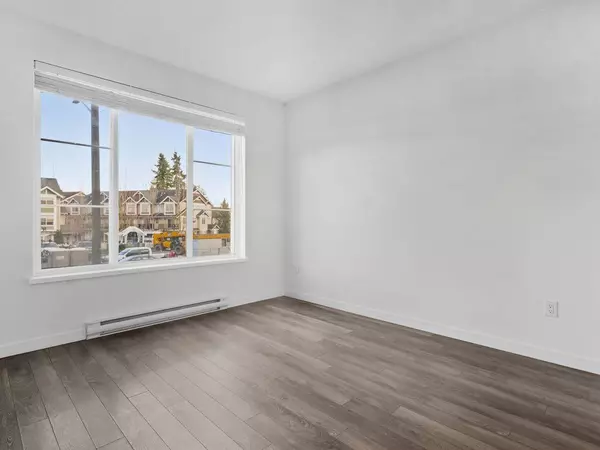 15858 Fraser HWY #203, Surrey, BC V4N 6X4