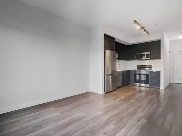 15858 Fraser HWY #203, Surrey, BC V4N 6X4