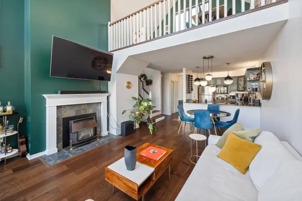 48 Richmond ST #406, New Westminster, BC V3L 5P4