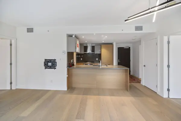 7128 Adera ST #210, Vancouver, BC V6P 5C4