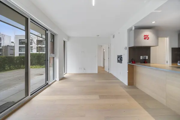 7128 Adera ST #210, Vancouver, BC V6P 5C4