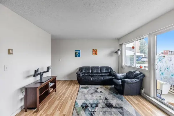 8040 Ryan RD #102, Richmond, BC V7A 2E5