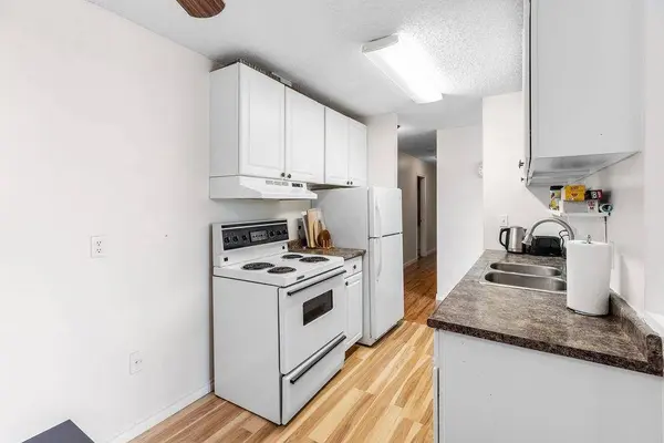 8040 Ryan RD #102, Richmond, BC V7A 2E5