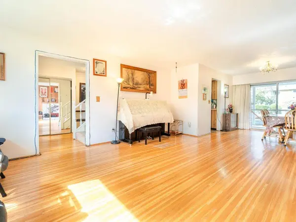 6151 Nanika CRES, Richmond, BC V7C 2W6