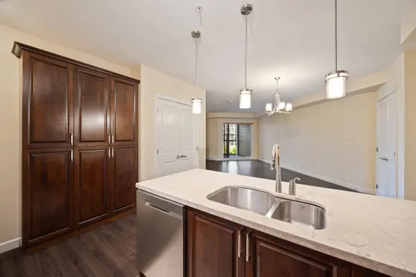 20376 86 AVE #408, Langley, BC V2Y 3P8