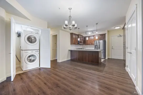 20376 86 AVE #408, Langley, BC V2Y 3P8