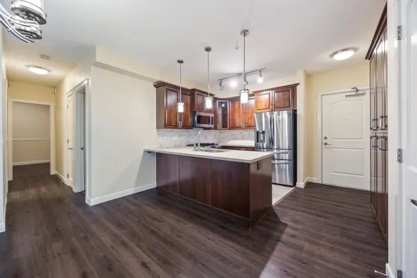 20376 86 AVE #408, Langley, BC V2Y 3P8