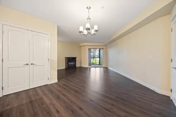 20376 86 AVE #408, Langley, BC V2Y 3P8