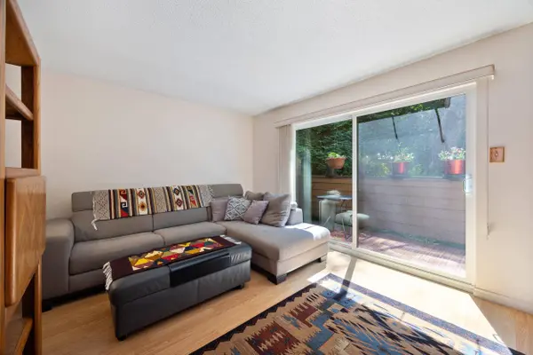 4384 Garden Grove DR, Burnaby, BC V5G 4G6