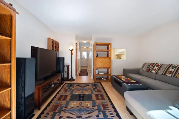 4384 Garden Grove DR, Burnaby, BC V5G 4G6