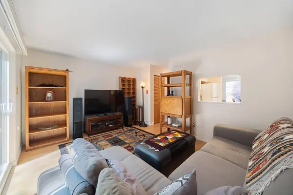 4384 Garden Grove DR, Burnaby, BC V5G 4G6