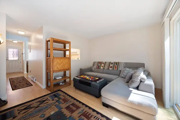 4384 Garden Grove DR, Burnaby, BC V5G 4G6