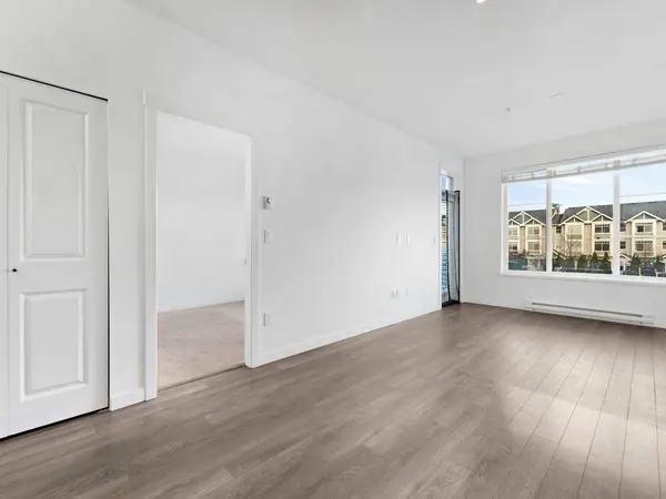 15858 Fraser HWY #203, Surrey, BC V4N 6X4