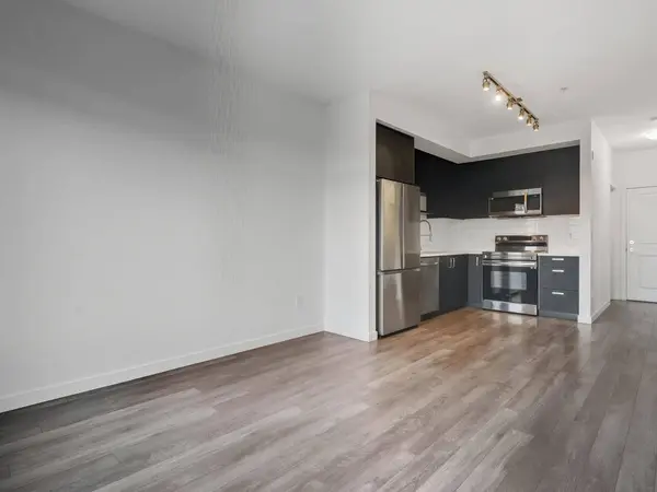 15858 Fraser HWY #203, Surrey, BC V4N 6X4