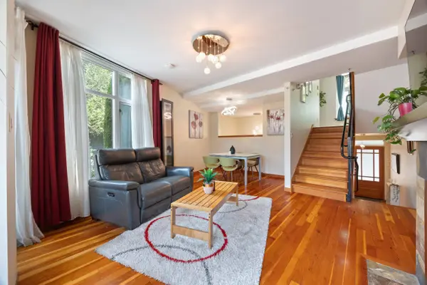 8 Renaissance SQ #114, New Westminster, BC V3M 7A9
