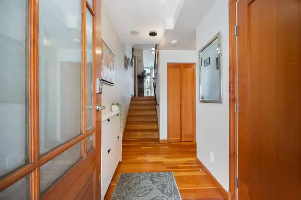 8 Renaissance SQ #114, New Westminster, BC V3M 7A9