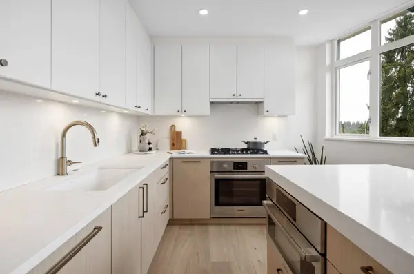 5005 Ash ST #302, Vancouver, BC V5Z 0K8