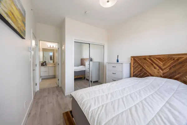 828 Gauthier AVE #417, Coquitlam, BC V3K 0E9