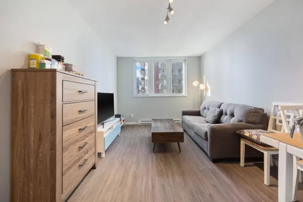 520 Como Lake AVE #1401, Coquitlam, BC V3J 0E8
