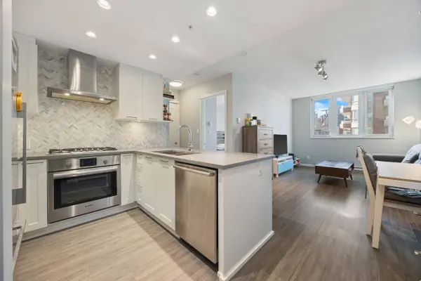 520 Como Lake AVE #1401, Coquitlam, BC V3J 0E8