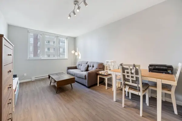 520 Como Lake AVE #1401, Coquitlam, BC V3J 0E8