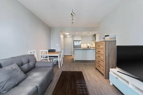 520 Como Lake AVE #1401, Coquitlam, BC V3J 0E8