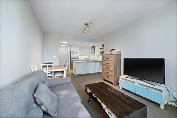 520 Como Lake AVE #1401, Coquitlam, BC V3J 0E8