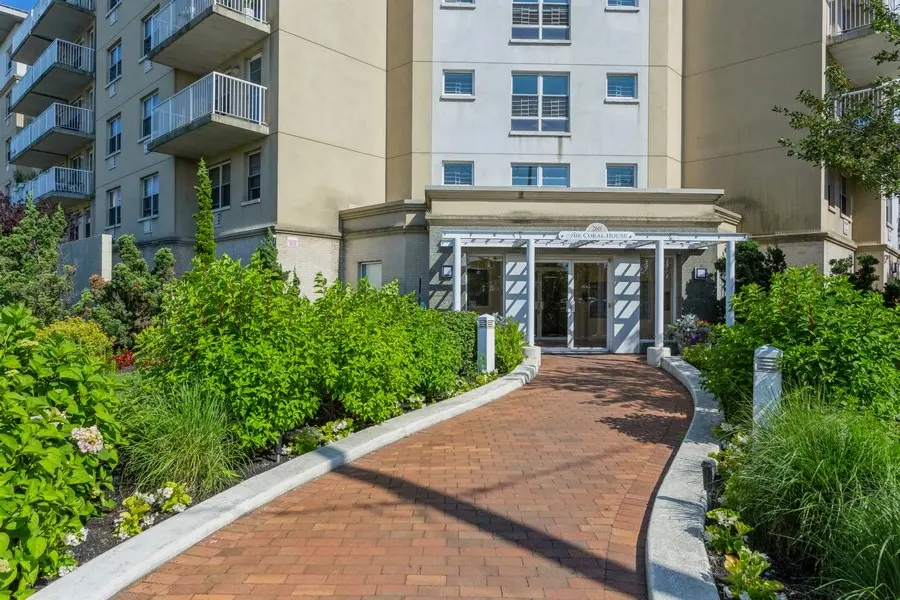 2-60 Beach 81st St #3A, Rockaway Beach, NY 11693