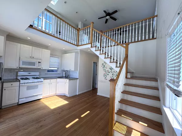 3-17 Beach 101st St, Rockaway Park, NY 11694