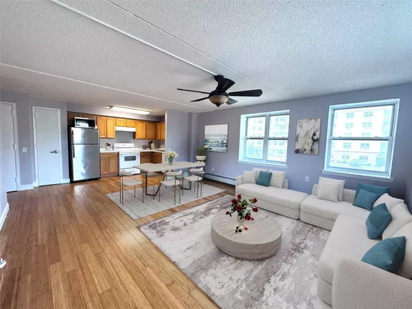 221 Beach 80th ST #2J, Rockaway Beach, NY 11693