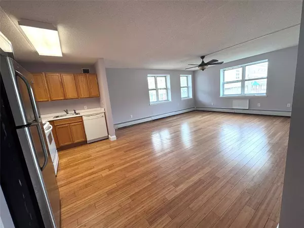 221 Beach 80th ST #2J, Rockaway Beach, NY 11693